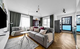 Skierniewicka Apt - Parking, Workspace, Balcony - By Rentujemy