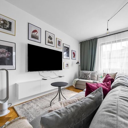 Skierniewicka Apt - Parking, Workspace, Balcony - By Rentujemy Варшава Екстер'єр фото